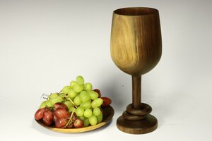 Wooden goblet with captive rings
