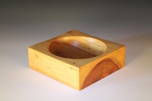 Wooden pecan square bowl